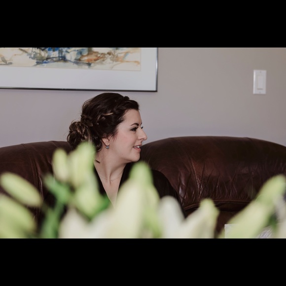 Meet your Posher, Laura - Picture 1 of 1